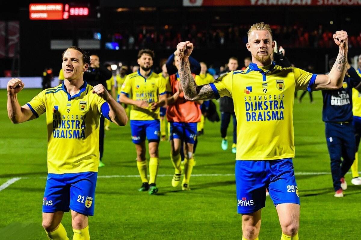 占据统治地 占据统治地