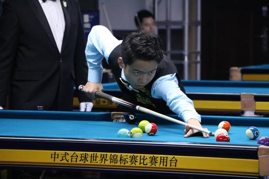 在揭幕战中 在揭幕战中